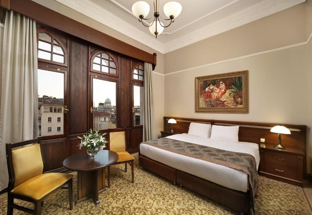 Двухместный (Номер Делюкс с кроватью размера «super king-size» или 2 отдельными кроватями, вид на город) отеля Legacy Ottoman, Стамбул