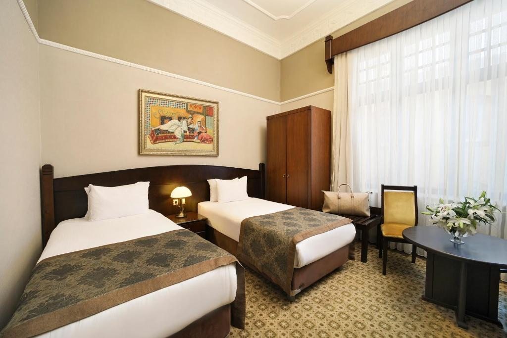Двухместный (Улучшенный номер с кроватью размера «queen-size» или 2 отдельными кроватями) отеля Legacy Ottoman, Стамбул