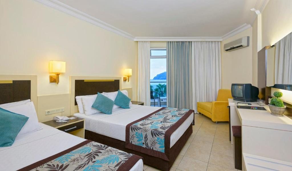 Двухместный (Стандартный двухместный номер с 2 отдельными кроватями и видом на море) отеля Monart City, Алания