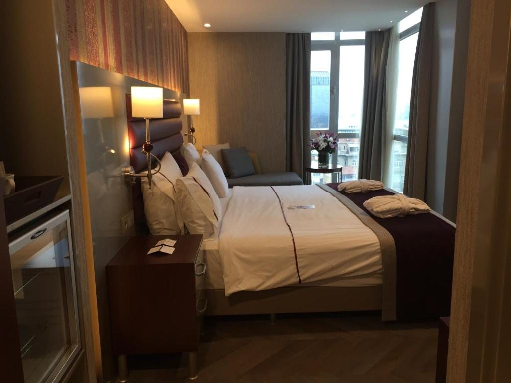 Двухместный (Двухместный номер Делюкс с 1 кроватью и видом на Босфор - Бесплатный доступ в спа-центр) отеля Taksim Gonen, Стамбул