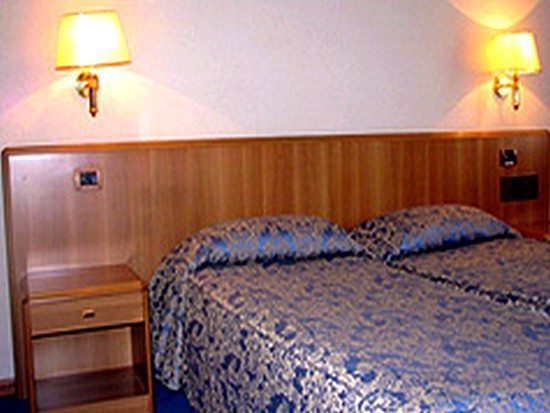 Люкс (3-х комнатный) гостиницы Рассвет, Нефтеюганск