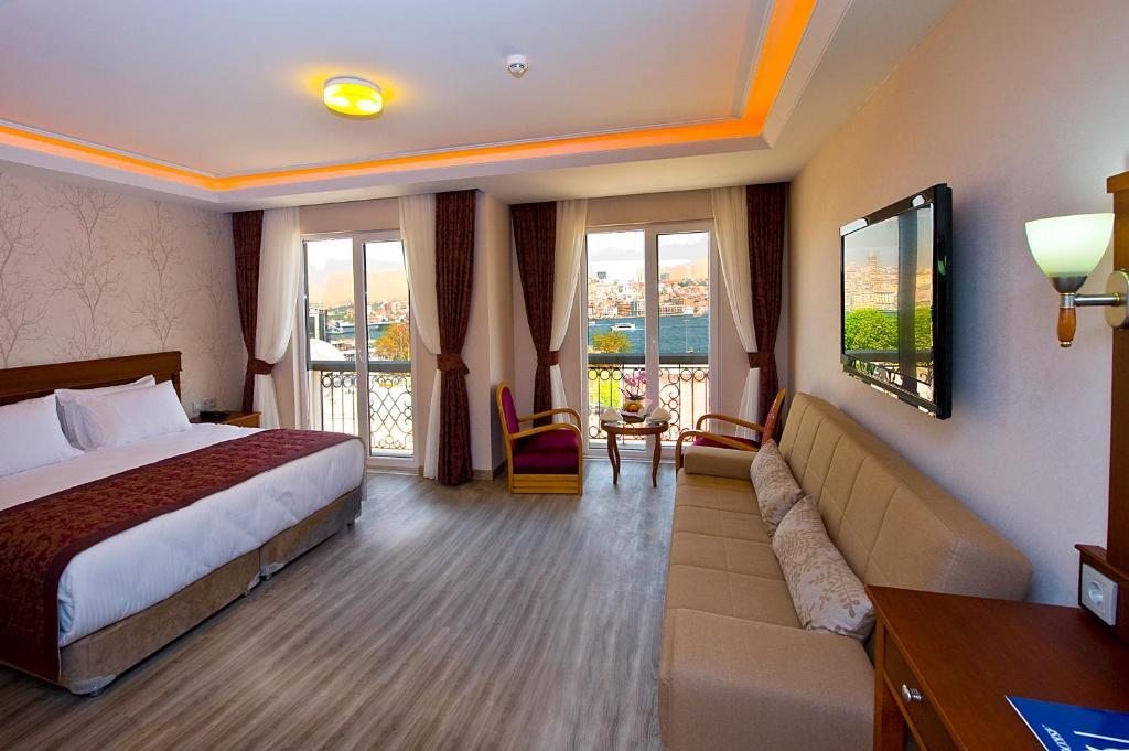 Семейный (Улучшенный семейный номер с видом на пролив Босфор) отеля Askoc, Стамбул
