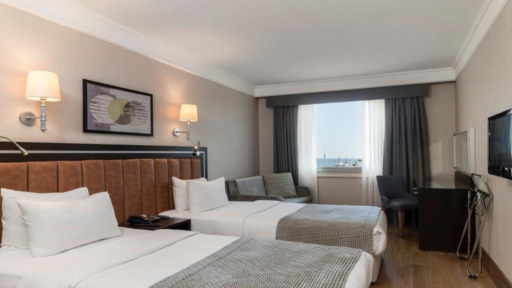 Двухместный (Стандартный двухместный номер с 2 отдельными кроватями и диваном-кроватью – Для некурящих) отеля Best Western Premier Senator Hotel Istanbul - Old , Стамбул