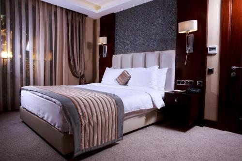 Семейный (Люкс с 1 спальней – Завтрак не включен в стоимость проживания) отеля Clarion Hotel & Suites Istanbul Sisli, Стамбул