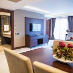 Студио (Люкс с 1 спальней и диваном-кроватью), Отель Clarion Hotel & Suites Istanbul Sisli