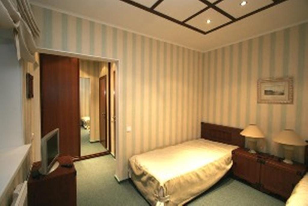 Двухместный (Стандартный двухместный номер с 1 кроватью или 2 отдельными кроватями) яхт-клуба Элит Кроус, Пирогово