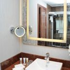 Двухместный (Улучшенный двухместный номер с 1 кроватью), Отель Mercure Istanbul Altunizade