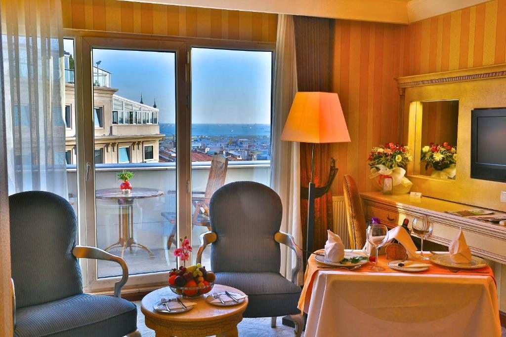 Сьюит (Полулюкс с видом на море) отеля Mosaic, Стамбул