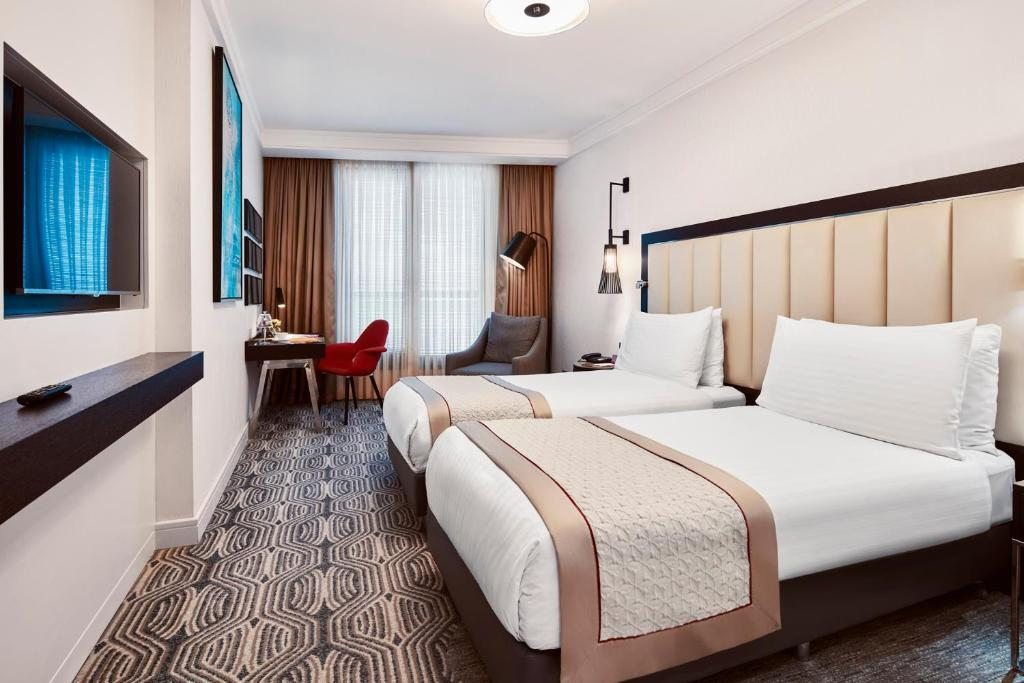 Двухместный (Классический двухместный номер с 2 отдельными кроватями) отеля Mövenpick Istanbul Hotel Golden Horn, Стамбул
