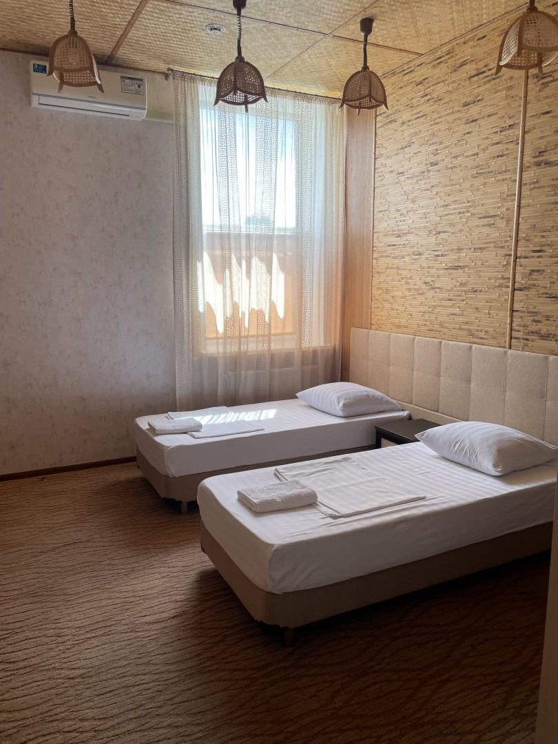 Полулюкс (с двумя раздельными кроватями №22) мини-гостиницы Red House, Белгород