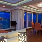 Сьюит (Президентский люкс с террасой и видом на Босфор), Отель Radisson Blu Bosphorus