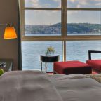 Сьюит (Полулюкс с панорамным видом на Босфор), Отель Radisson Blu Bosphorus