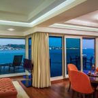 Сьюит (Президентский люкс с террасой и видом на Босфор), Отель Radisson Blu Bosphorus