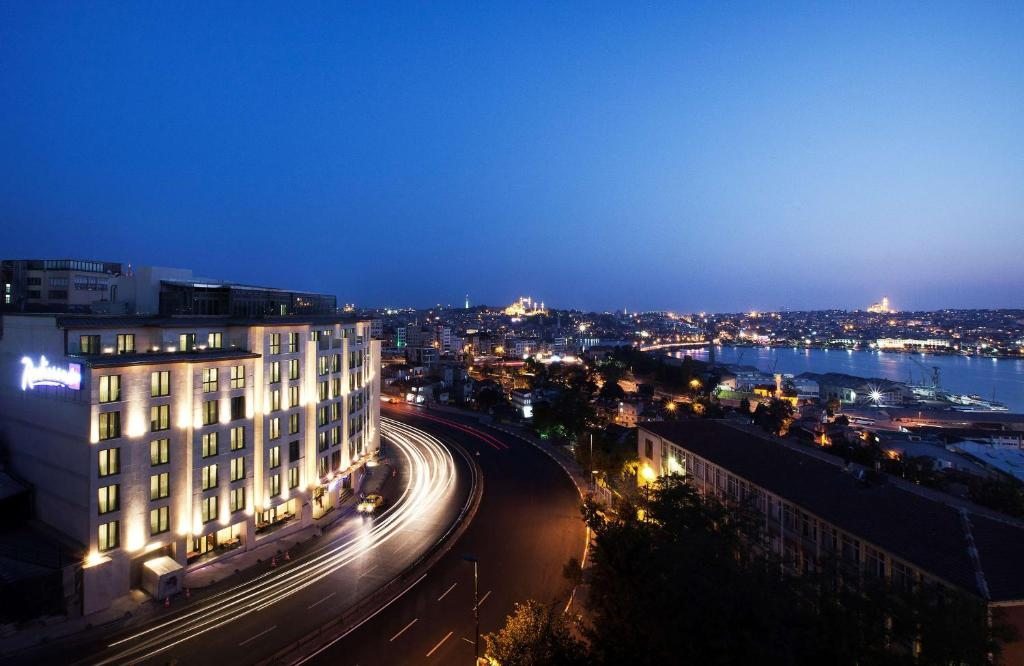 Отель Radisson Blu Hotel Istanbul Pera, Стамбул