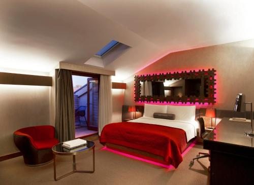 Двухместный (Номер Делюкс Fabulous с террасой) отеля W Istanbul Hotel Bosphorus, Стамбул