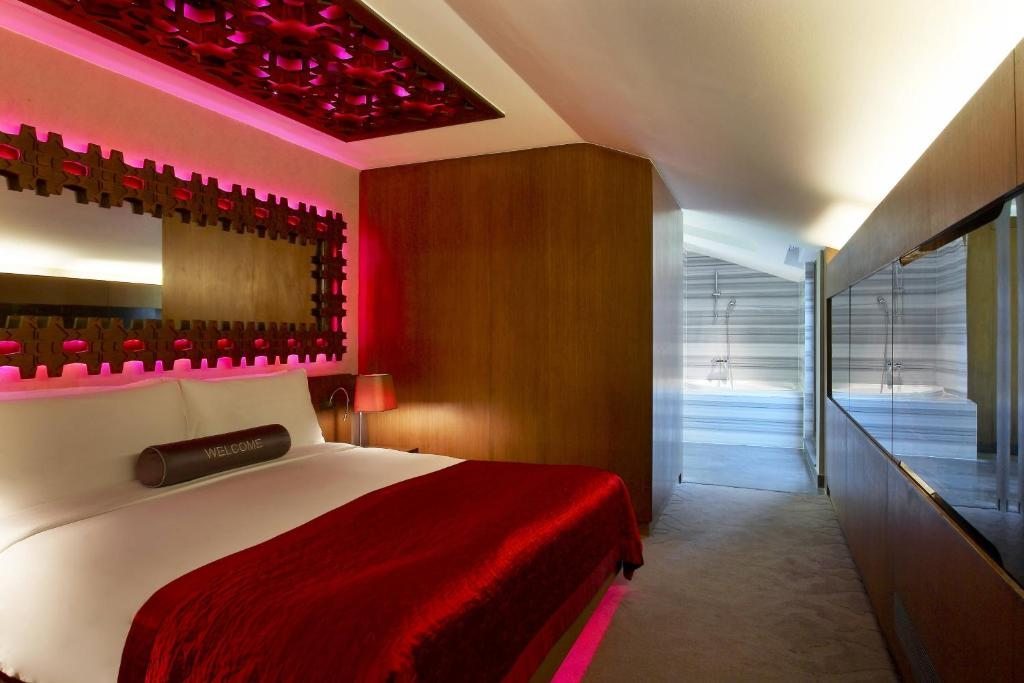 Двухместный (Люкс Marvelous с кроватью размера «king-size» и видом на город) отеля W Istanbul Hotel Bosphorus, Стамбул
