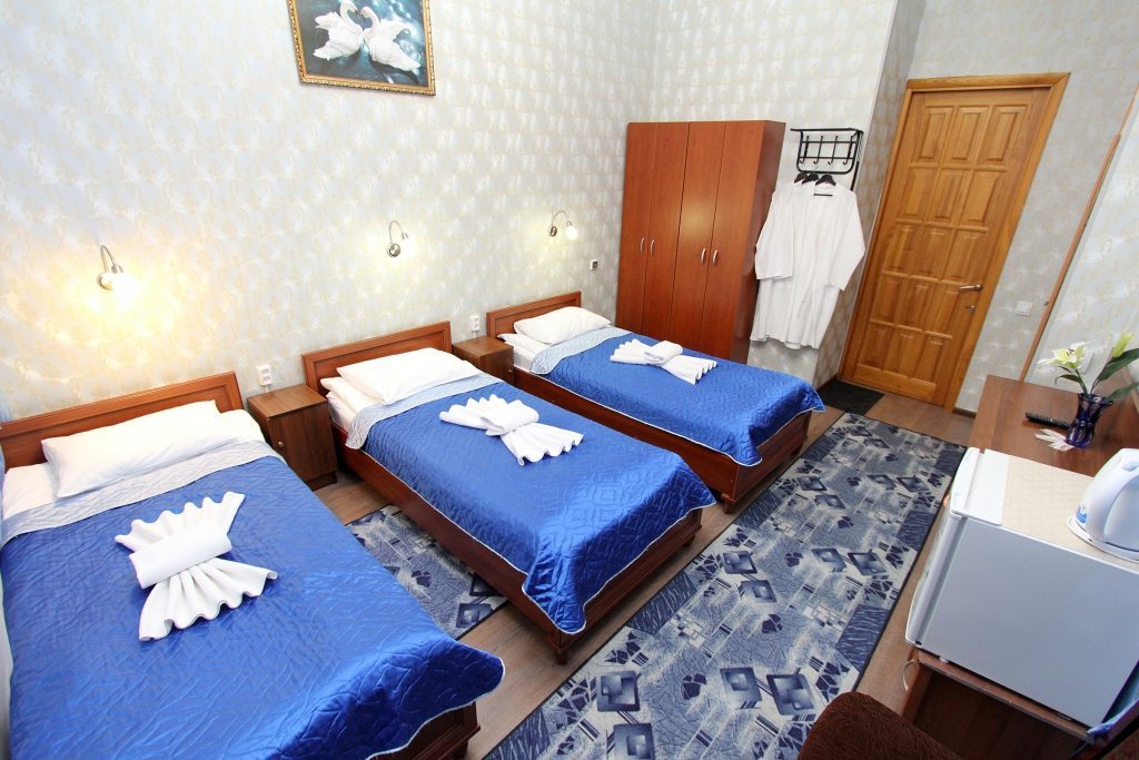 Трёхместный и более (Трехместный TRPL с тремя раздельными кроватями) гостевого дома Геральда на Невском, Санкт-Петербург