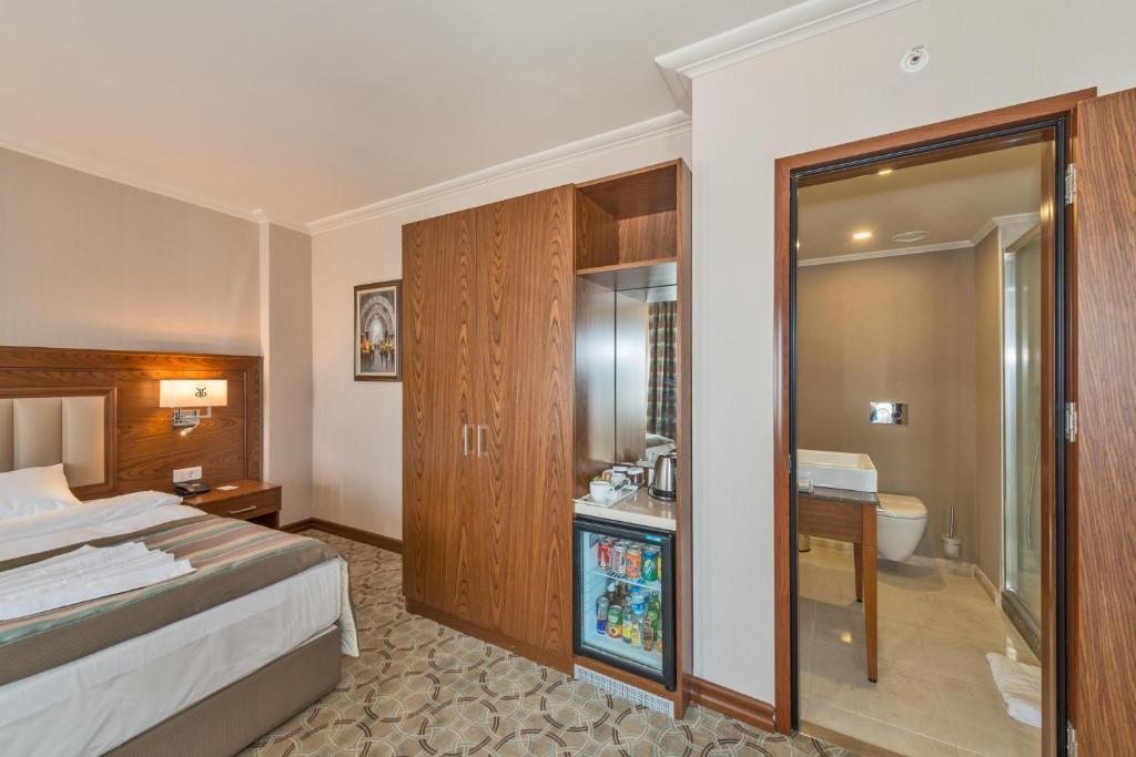 Двухместный (Двухместный номер Делюкс с 1 кроватью или 2 отдельными кроватями) отеля Bekdas Hotel Deluxe, Стамбул