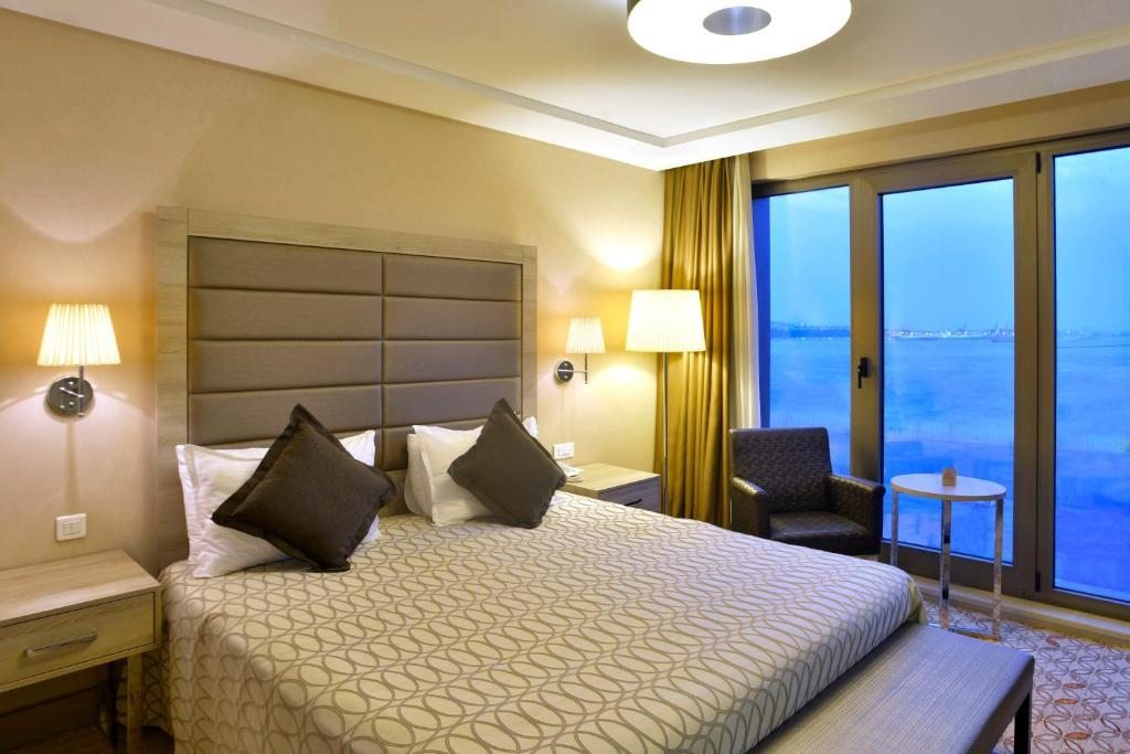Двухместный (Улучшенный двухместный номер с 1 кроватью и видом на море) отеля Nidya Hotel Galataport, Стамбул