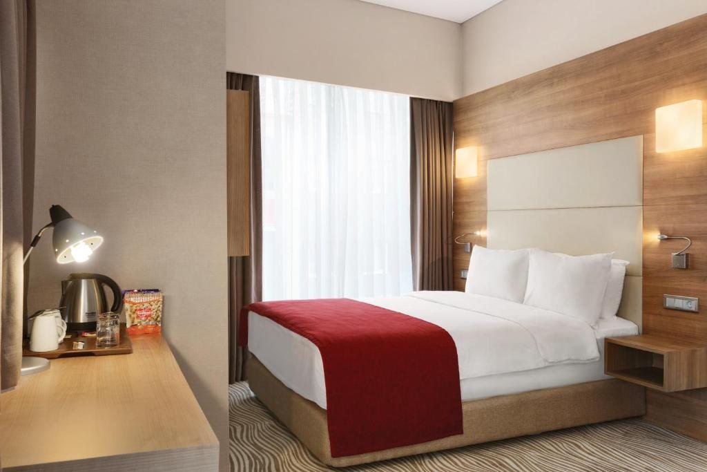 Двухместный (Номер с кроватью размера queen-size – Подходит для гостей с ограниченными физическими возможностями) отеля Ramada Encore Istanbul Kartal, Стамбул