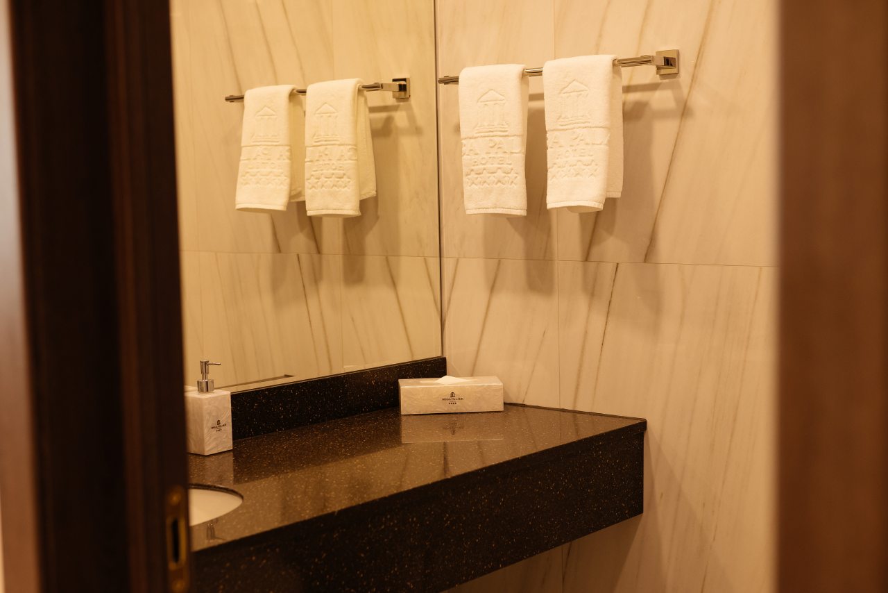 Апартаменты (Мега Комфорт), Мега Палас Отель