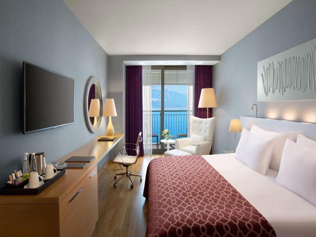Двухместный (Двухместный номер Делюкс с 1 кроватью или 2 отдельными кроватями и видом на море) отеля Akra, Анталия