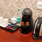 Полулюкс, Отель Командор