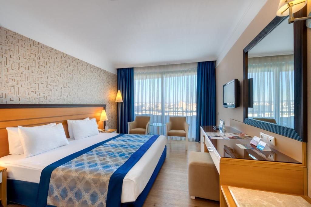 Двухместный (Стандартный двухместный номер с 1 кроватью или 2 отдельными кроватями, вид на море) отеля Porto Bello, Анталия