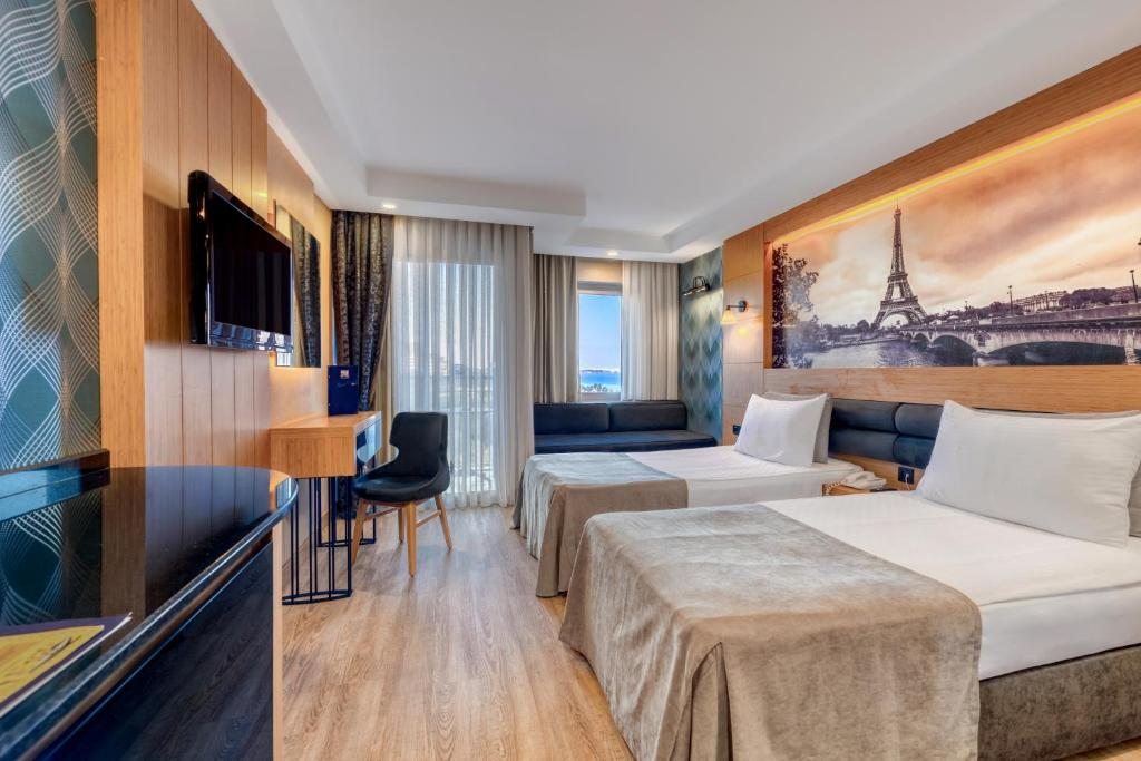 Двухместный (Стандартный двухместный номер с 1 кроватью и боковым видом на море) отеля Sealife Family Resort Hotel, Анталия