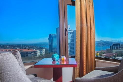 Сьюит (Суперлюкс с видом на море) отеля Golden Park, Стамбул