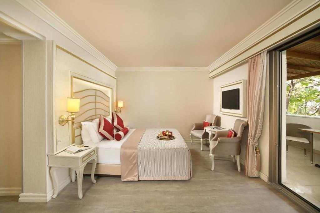 Двухместный (Двухместный номер Делюкс с 1 кроватью или 2 отдельными кроватями и балконом) отеля Halifaks, Стамбул
