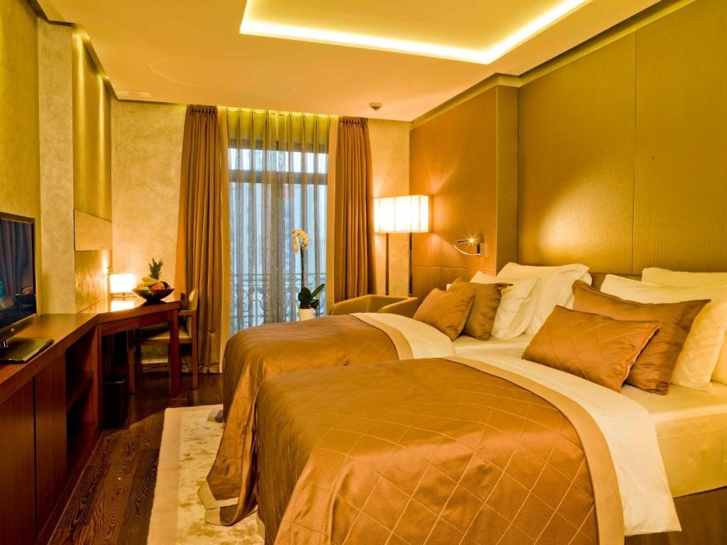 Двухместный (Двухместный номер Делюкс с 2 отдельными кроватями) отеля Lasagrada, Стамбул