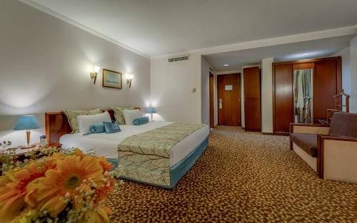 Двухместный (Угловой двухместный номер) отеля Best Western Plus Khan Hotel, Анталия