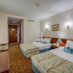 Семейный (Семейный номер (для 5 взрослых и 2 детей)), Отель Best Western Plus Khan Hotel