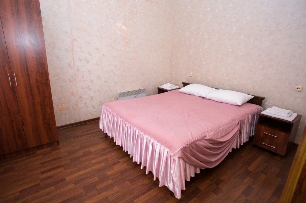 Люкс (2х-комнатный, Вид на Бештау) гостиницы Жемчужина Кавказа, Железноводск