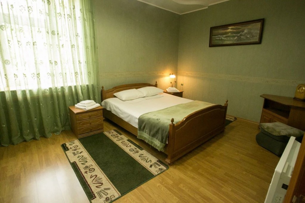 Люкс (Зеленый, 2х-комнатный) гостиницы Жемчужина Кавказа, Железноводск