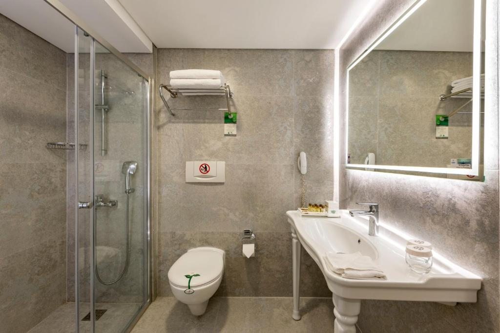 Трехместный (Двухместный номер с 1 кроватью или 2 отдельными кроватями и дополнительной кроватью) отеля Yasmak Sultan, Стамбул