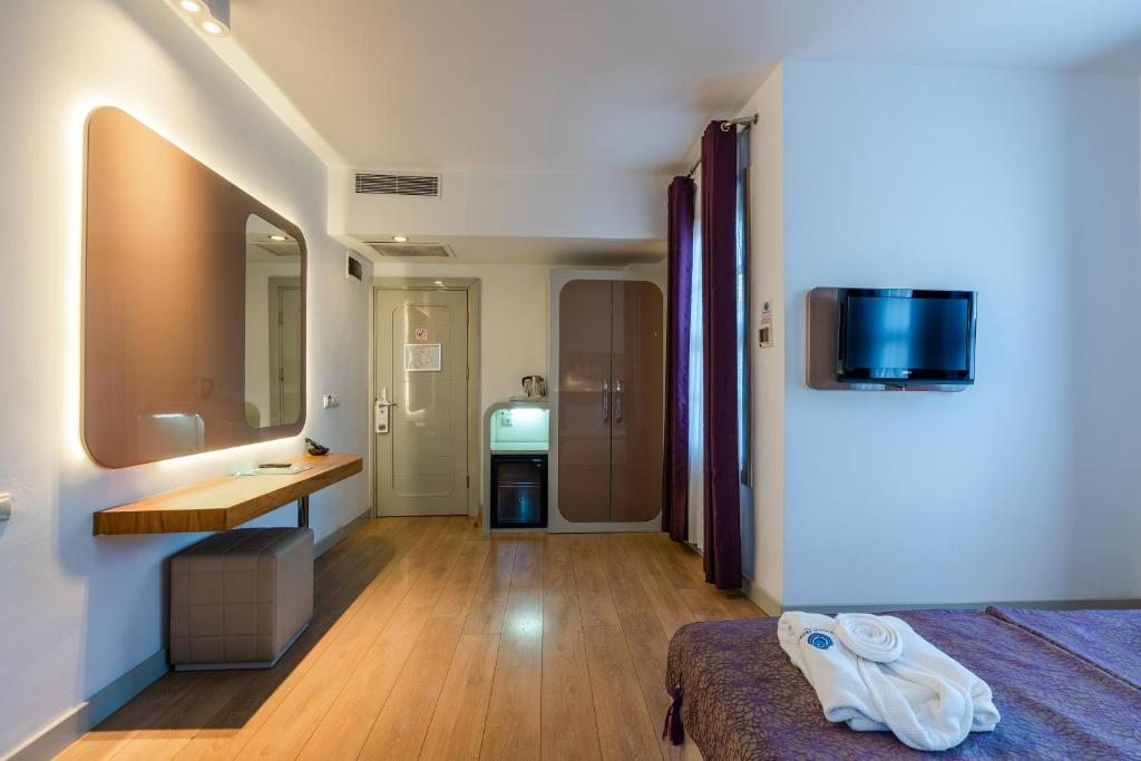 Двухместный (Стандартный двухместный номер с 1 кроватью и боковым видом на море) отеля Puding Marina Residence, Анталия