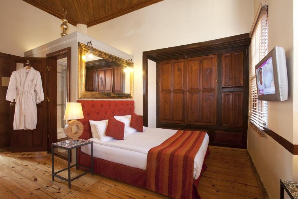 Двухместный (Стандартный двухместный номер с 1 кроватью или 2 отдельными кроватями) отеля Alp Paşa Hotel, Анталия