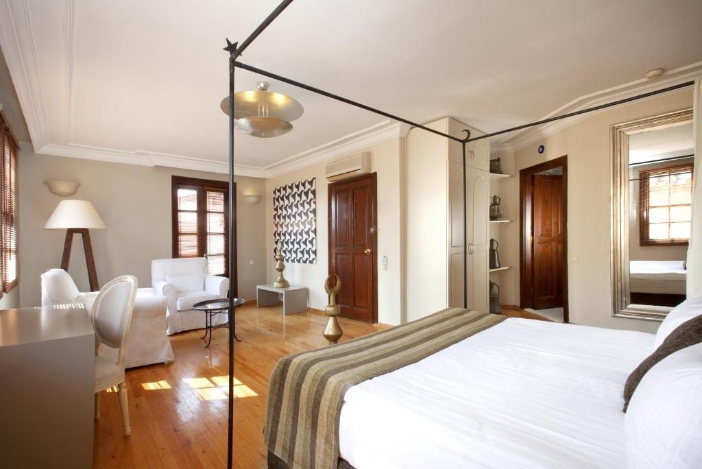 Двухместный (Двухместный номер Делюкс с 1 кроватью или 2 отдельными кроватями) отеля Alp Paşa Hotel, Анталия