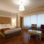 Трехместный (Трехместный номер Делюкс с гидромассажной ванной), Taksim Metropark Hotel