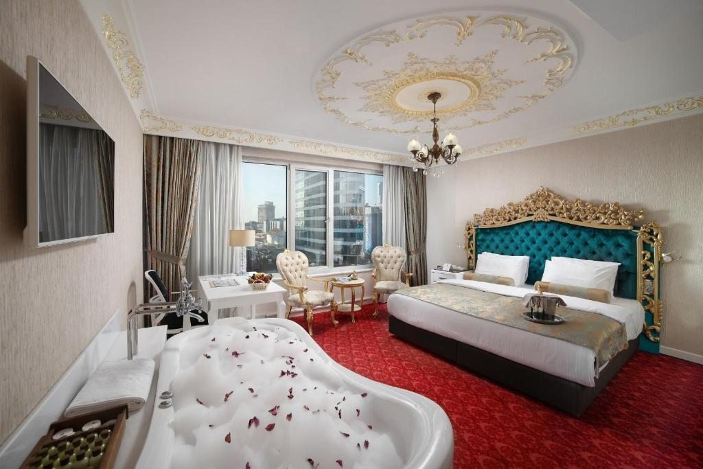 Сьюит (Суперлюкс с гидромассажной ванной) отеля White Monarch, Стамбул
