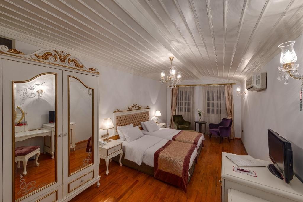 Двухместный (Улучшенный двухместный номер с 1 кроватью) отеля Tuvana, Анталия