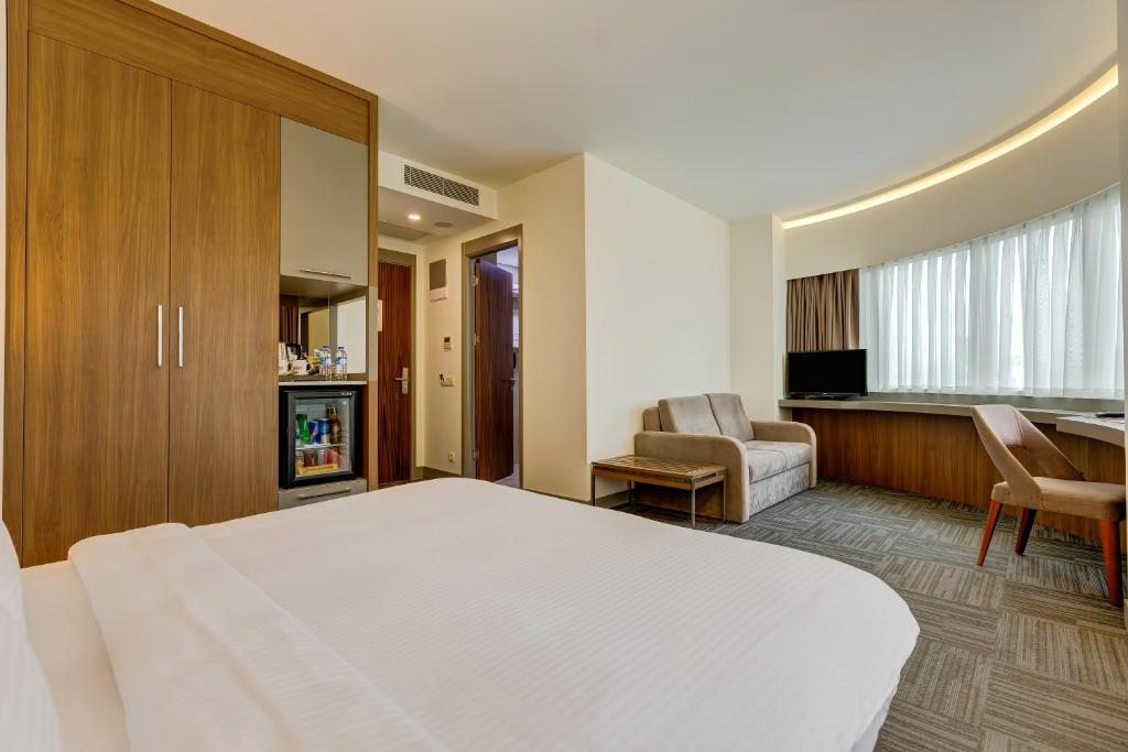Двухместный (Улучшенный двухместный номер с 1 кроватью или 2 отдельными кроватями) отеля Plus Hotel Bostanci Atasehir, Стамбул