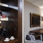 Сьюит (Suite with Terrace - Non Smoking), Ramada Hotel & Suites