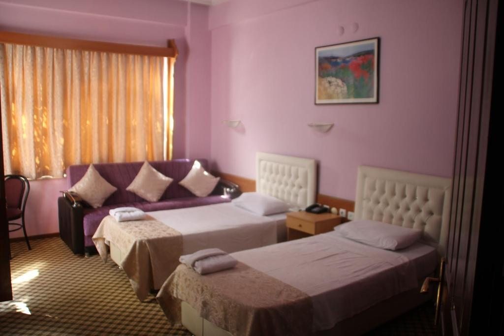Сьюит (Улучшенный люкс) отеля Hotel Karyatit, Анталия