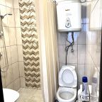 Уютный номер в светлых тонах.