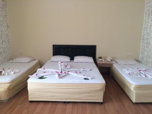 Номер (Кровать в общем 6-местном номере для мужчин и женщин) хостела Uyar Palace, Анталия