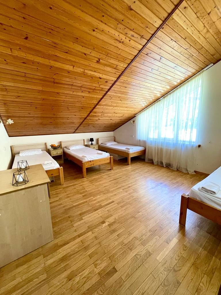 Четырехместный (Эконом общая ванная комната) отеля Hotel Teplo, Сочи