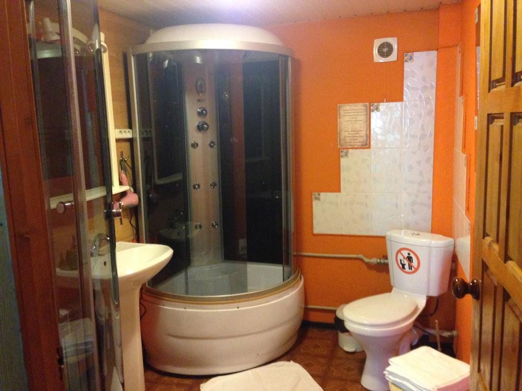 Одноместный (Одноместный номер с общей ванной комнатой) гостевого дома OldRussian, Тольятти